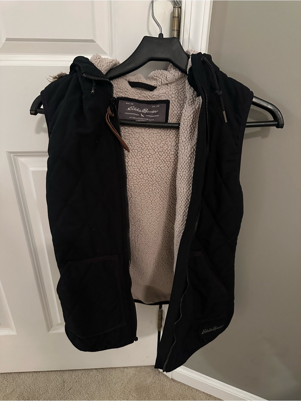Eddie Bauer Women’s Black Quilted Hooded Vest with Cream Sherpa Lining Size S